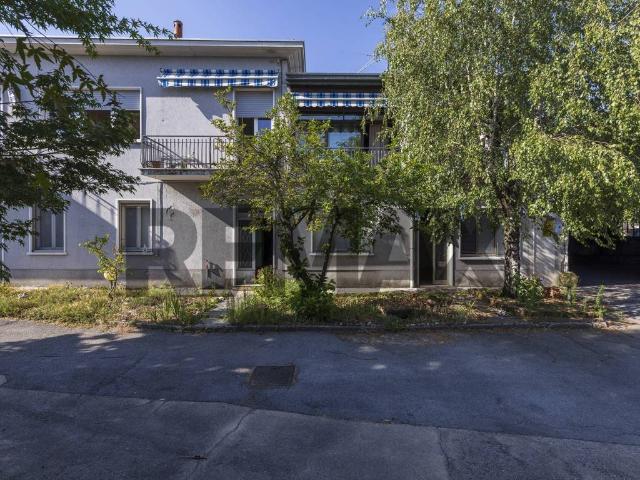Casa indipendente in vendita a Lonate Pozzolo VA