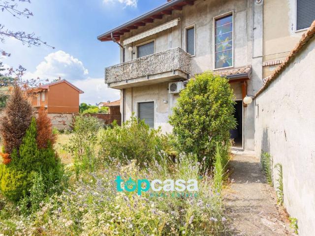 Casa indipendente in vendita a Lonate Pozzolo VA