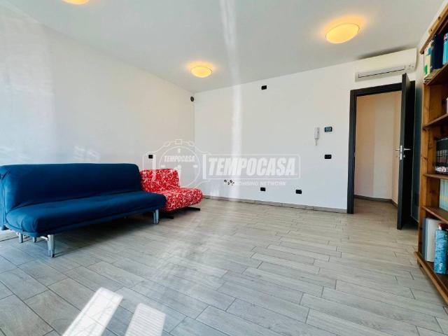 Casa indipendente in vendita a Lonate Pozzolo VA