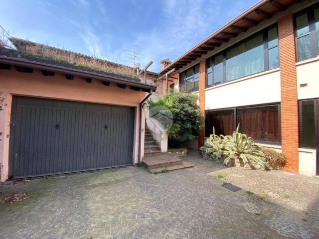 Casa indipendente in vendita a Lonato del Garda BS