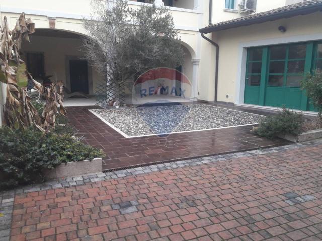 Villa in vendita a Lonato del Garda