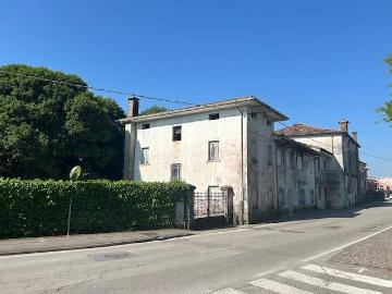 Casa indipendente in vendita a Loria TV
