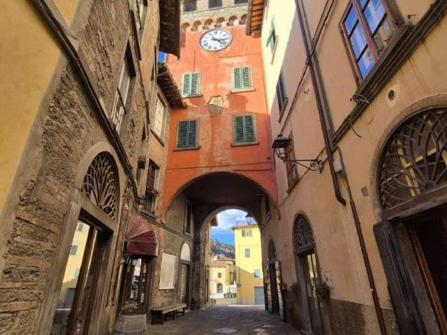 Casa indipendente in vendita a Loro Ciuffenna AR
