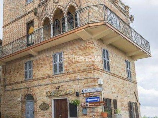 Casa indipendente in vendita a Loro Piceno MC