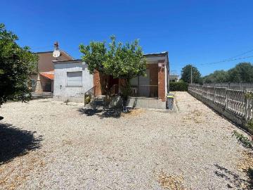 Casa indipendente in vendita a Latina