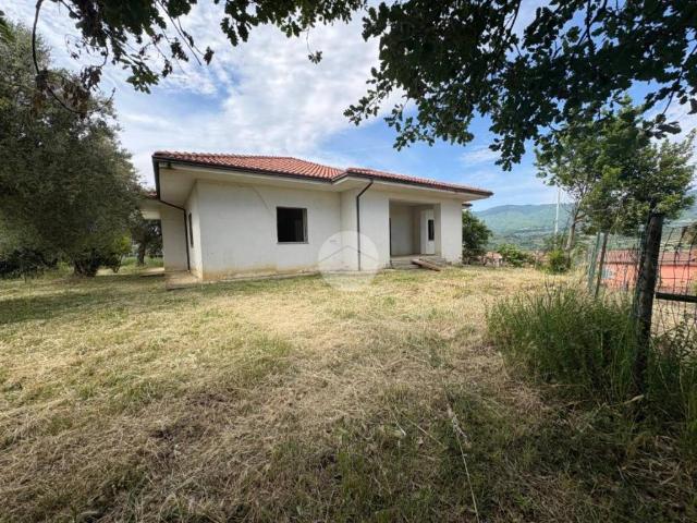 Casa indipendente in vendita a Lattarico CS