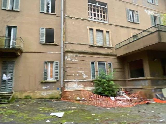 Casa indipendente in vendita a Laveno Mombello VA