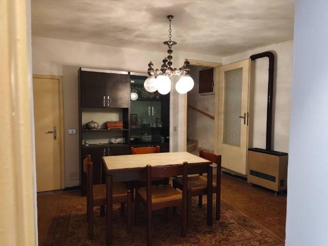 Casa indipendente in vendita a Laveno Mombello VA