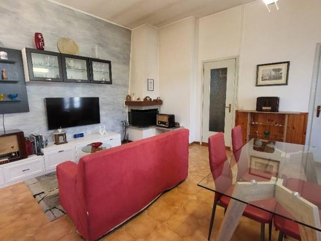 Casa indipendente in vendita a Laveno Mombello VA