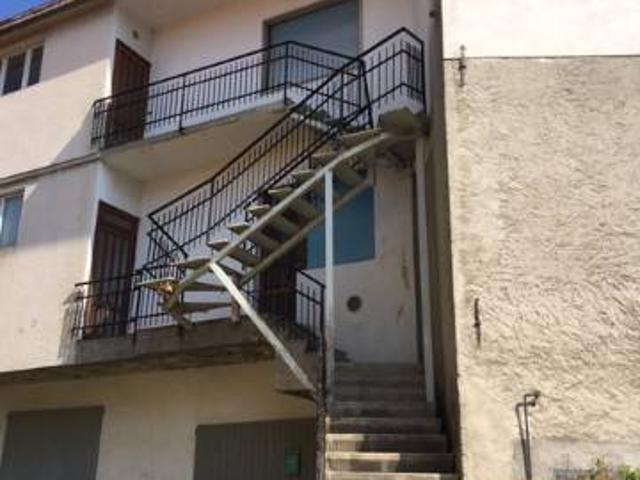 Casa indipendente in vendita a Laveno Mombello VA