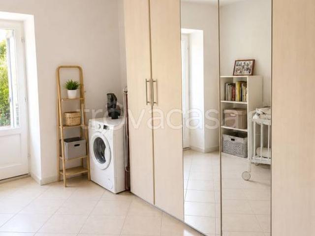 Casa indipendente in vendita a Laveno Mombello via Caprera, 9, Laveno