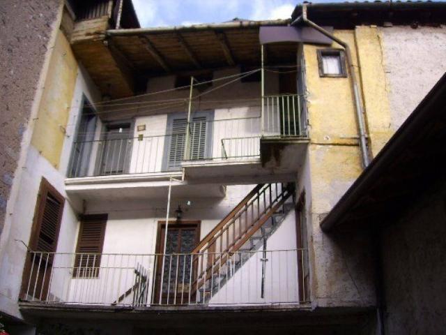 Casa indipendente in vendita a Lavenone BS