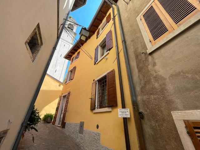 Casa indipendente in vendita a Lazise VR