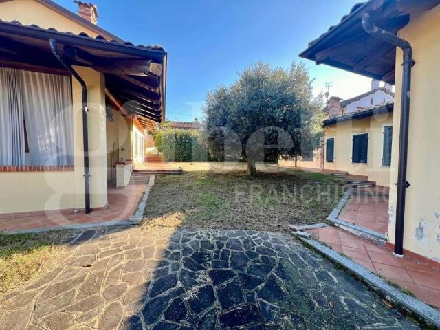 Casa indipendente in vendita a La Morra CN