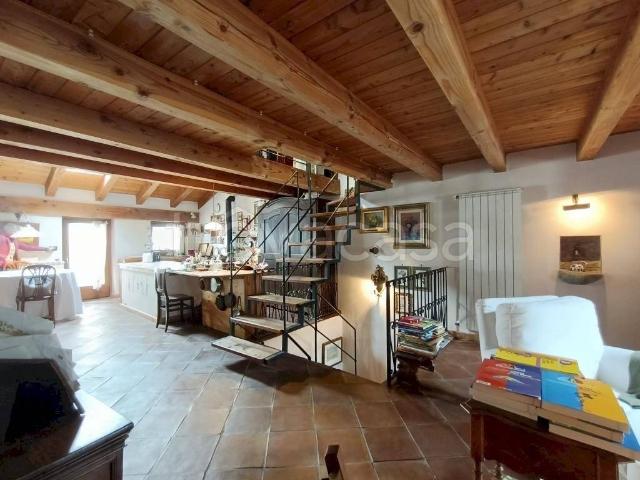 Casa indipendente in vendita a La Salle via e. Chanoux, 13