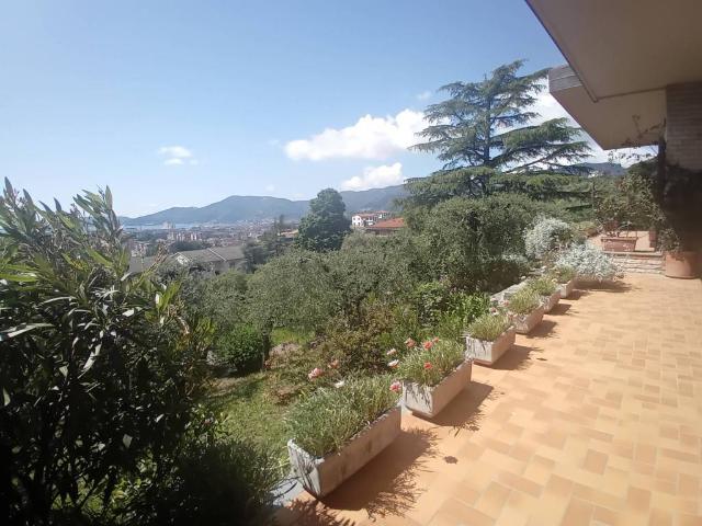 Casa indipendente in vendita a La Spezia SP