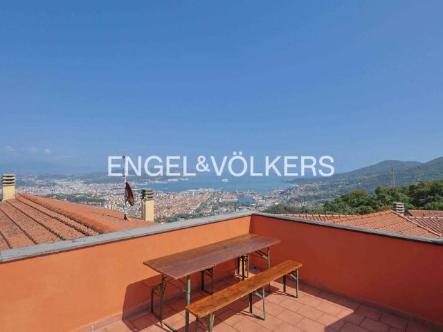 Casa indipendente in vendita a La Spezia via del Parodi, Foce Marinasco