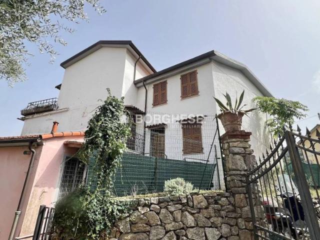 Casa indipendente in vendita a La Spezia via Madonna dell'Olmo, Fabiano La Lizza