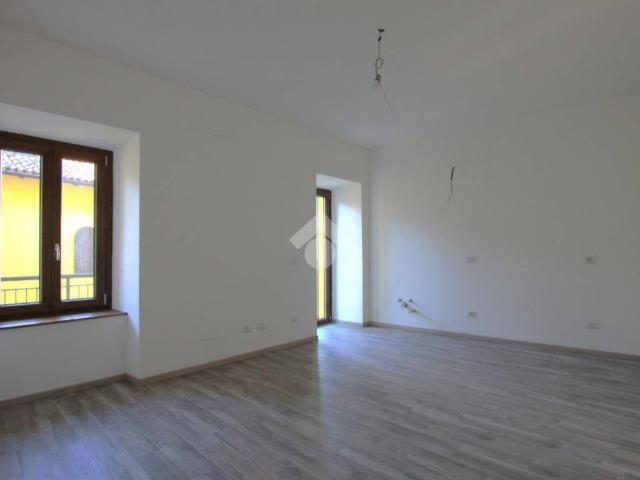 Casa indipendente in vendita a La Valletta Brianza LC
