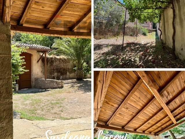 Casa indipendente in vendita a Laconi OR