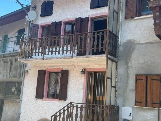 Casa indipendente in vendita a Laghi VI