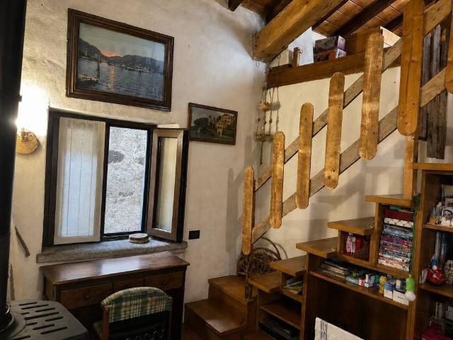Casa indipendente in vendita a Laglio CO