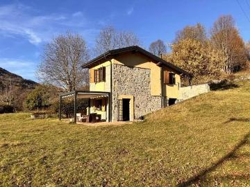 Casa indipendente in vendita a Laino CO
