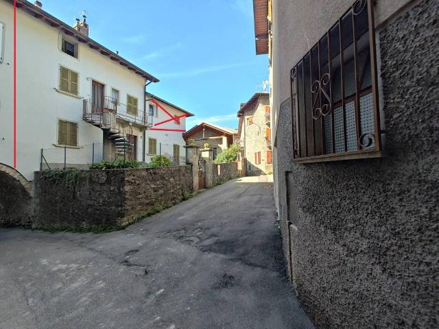 Casa indipendente in vendita a Laino CO
