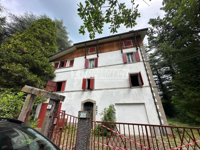 Casa indipendente in vendita a Lama Mocogno MO