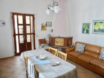 Casa indipendente in vendita a Lamporecchio PT