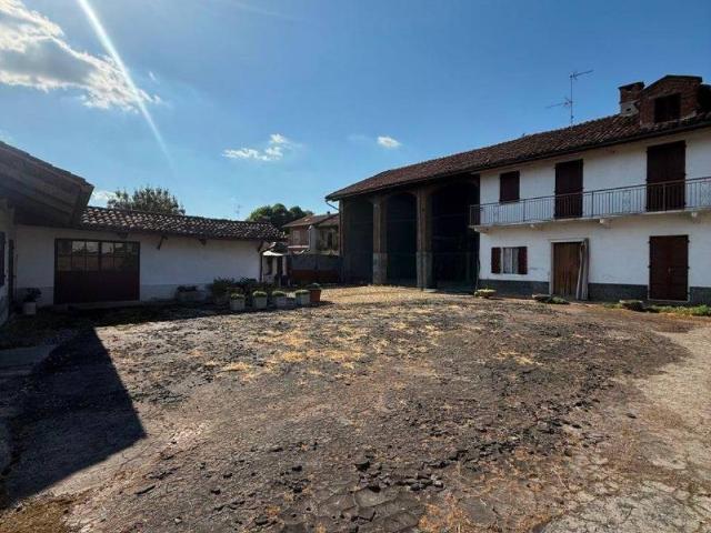 Casa indipendente in vendita a Lamporo VC