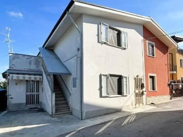 Casa indipendente in vendita a Lanciano CH