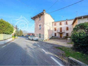 Casa indipendente in vendita a Langhirano PR