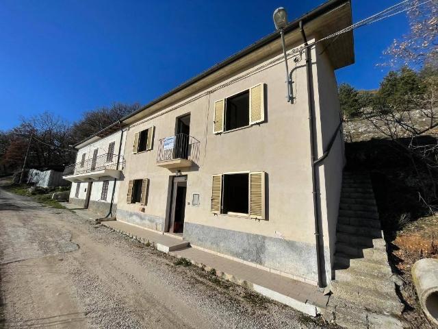Casa indipendente in vendita a L'Aquila