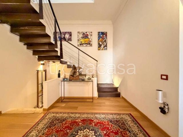 Casa indipendente in vendita a L'Aquila via Celestino V, Villa Comunale