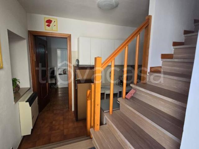 Casa indipendente in vendita a L'Aquila via per Vallesindola, 5, Bagno Monticchio