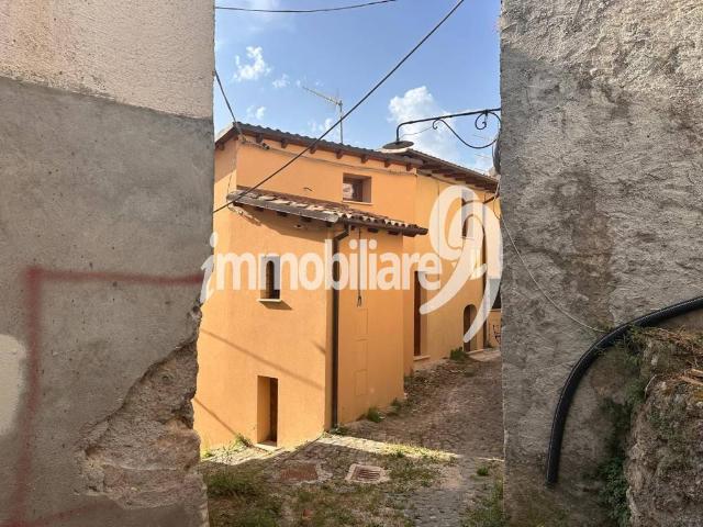 Casa indipendente in vendita a L'Aquila AQ