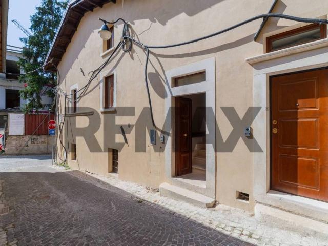 Casa indipendente in vendita a L'Aquila AQ