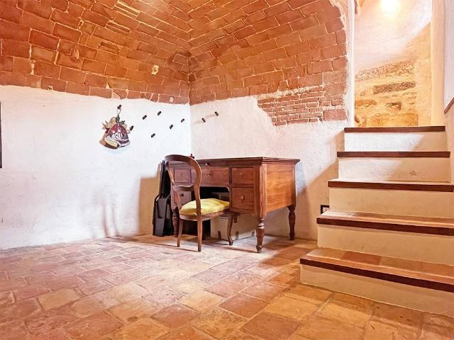 Casa indipendente in vendita a Calascio AQ