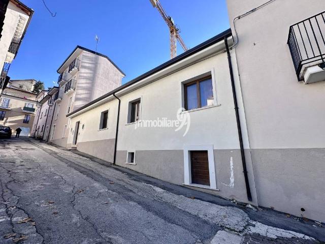 Casa indipendente in vendita a L'Aquila AQ