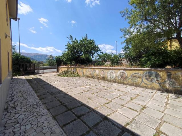 Casa indipendente in vendita a L'Aquila AQ
