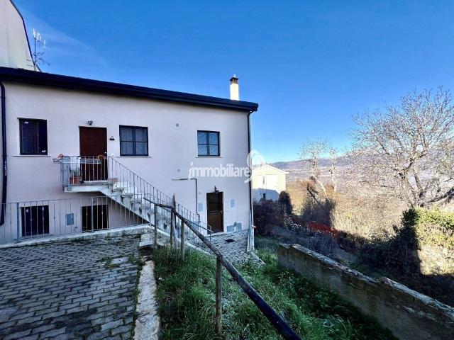 Casa indipendente in vendita a L'Aquila AQ