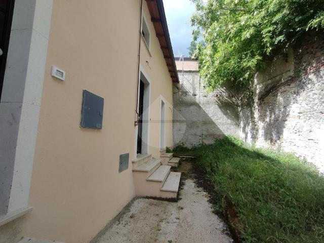 Casa indipendente in vendita a L'Aquila Bagno