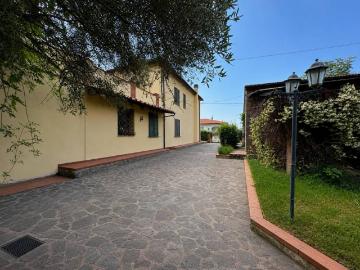 Casa indipendente in vendita a Larciano PT