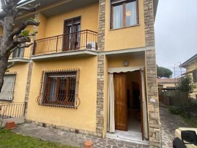 Casa indipendente in vendita a Lastra a Signa FI