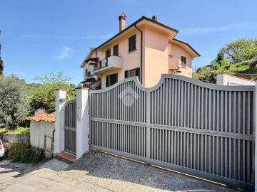 Appartamento in vendita a Lastra a Signa FI