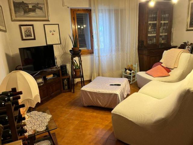 Casa indipendente in vendita a Lastra a Signa FI