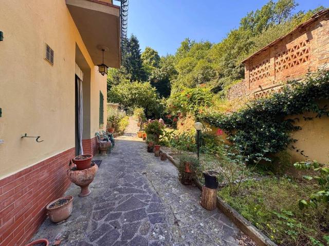 Casa indipendente in vendita a Lastra a Signa FI