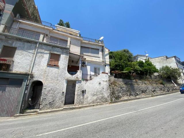 Casa indipendente in vendita a Letojanni ME