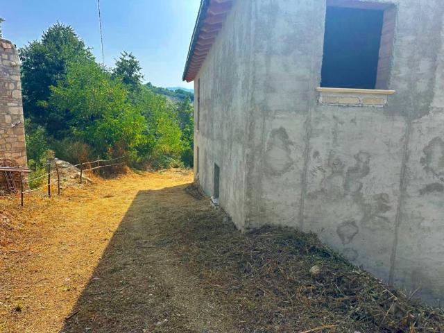 Casa indipendente in vendita a Lettomanoppello PE